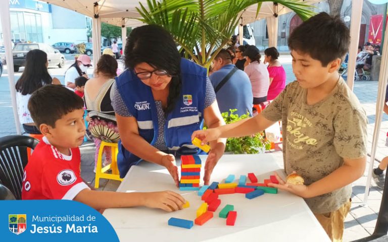 festividades por el 👧🏽 #DíaDelNiñoPeruano 👦🏻