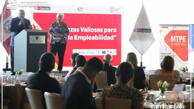 Nuestro Alcalde August Carbajal participó del evento denominado "Alianzas valiosas para la Empleabilidad",