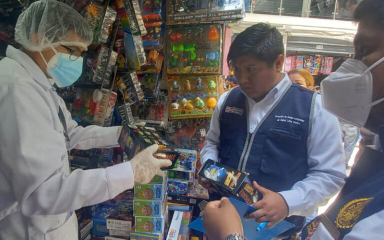 2 de Lima Centro refuerza inspecciones sanitarias en establecimientos de venta de juguetes y alimentos por fiestas de fin año