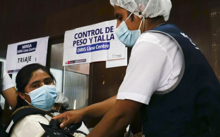 4 de Más de 500 integrantes de la Central Única de Rondas Campesinas del Perú participan en campaña de salud en Lima Centro 