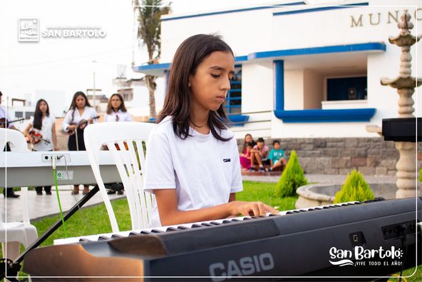 Esto no hubiera sido posible sin la asesor铆a constante de parte de Fundaci贸n Telef贸nica Per煤, Escuela de m煤sica en San Bartolo- Asociaci贸n Educativa Ben茅fica Crescendo.