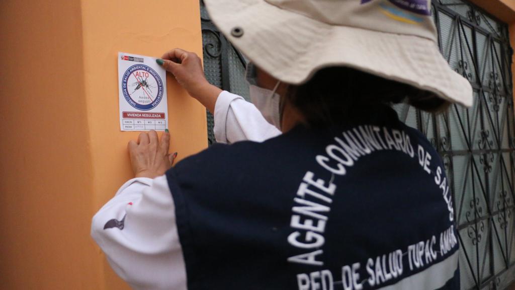 La lucha contra el dengue es casa por casa