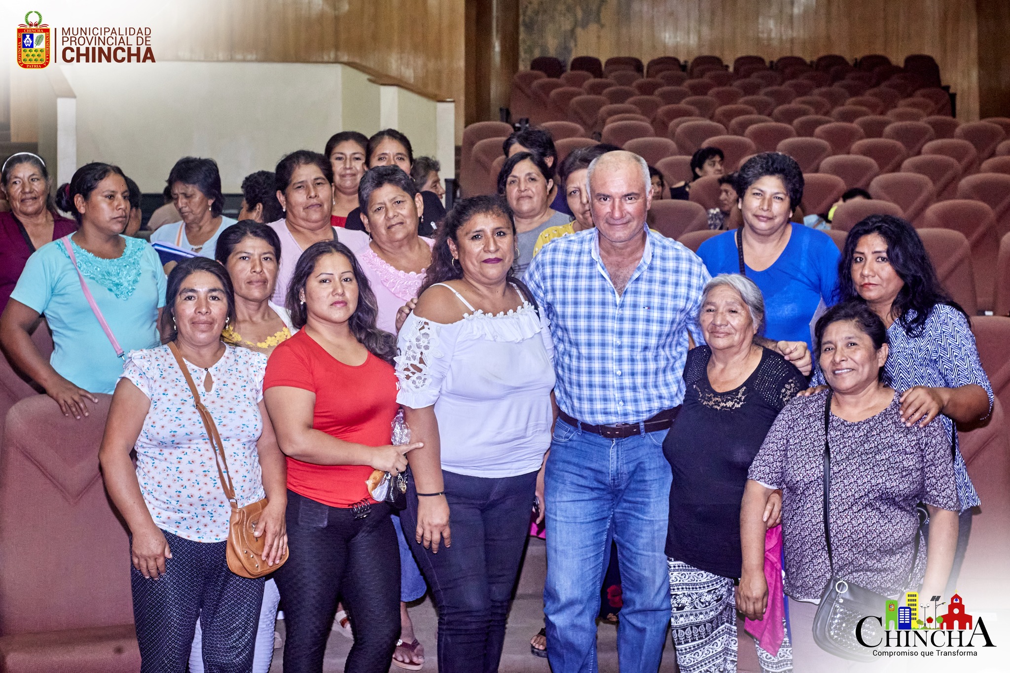 Las presidentas de los comedores populares, agradecieron al alcalde provincial, por la compra de insumos superiores, por lo que en la gestión anterior se le entregaba a granel los productos, además de la adquisición de el camión baranda para la entrega de los productos, ya que esto significará un ahorro importante para ellas.