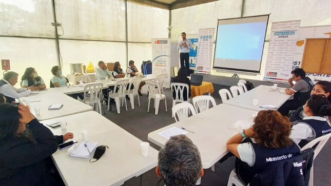 1 de  Biólogos de Lima Centro reciben capacitación en salud ambiental por el Día del Biólogo Peruano