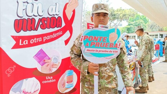1 de  Brigadas de la Diris Lima Centro realizan descarte de VIH en cuartel general del ejército