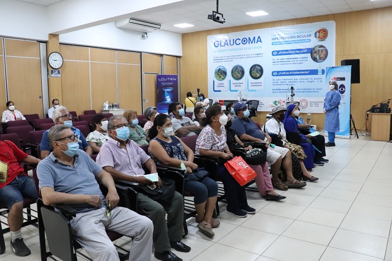 Imagen. Pacientes son capacitados durante la campaña