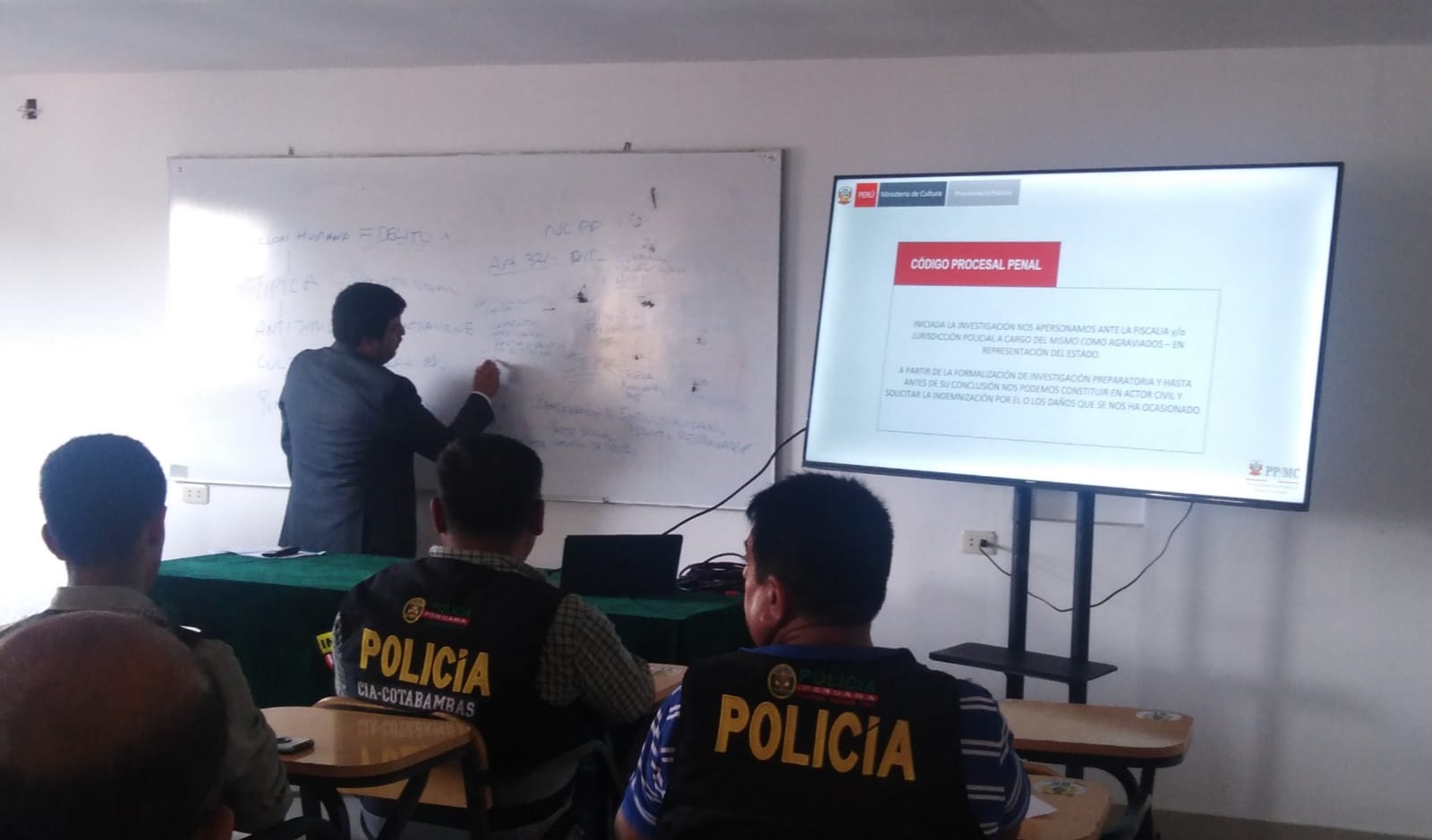 Ministerio de Cultura capacitó a más de 100 efectivos de la Policía Nacional del Perú para la defensa del Patrimonio Cultural