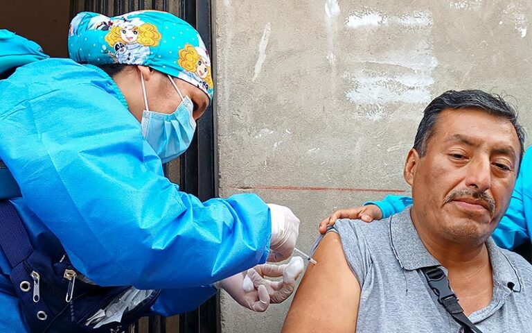 4 de Brigadas de vacunación aplican más de 600 dosis de Covid-19 y esquema regular en San Juan de Lurigancho