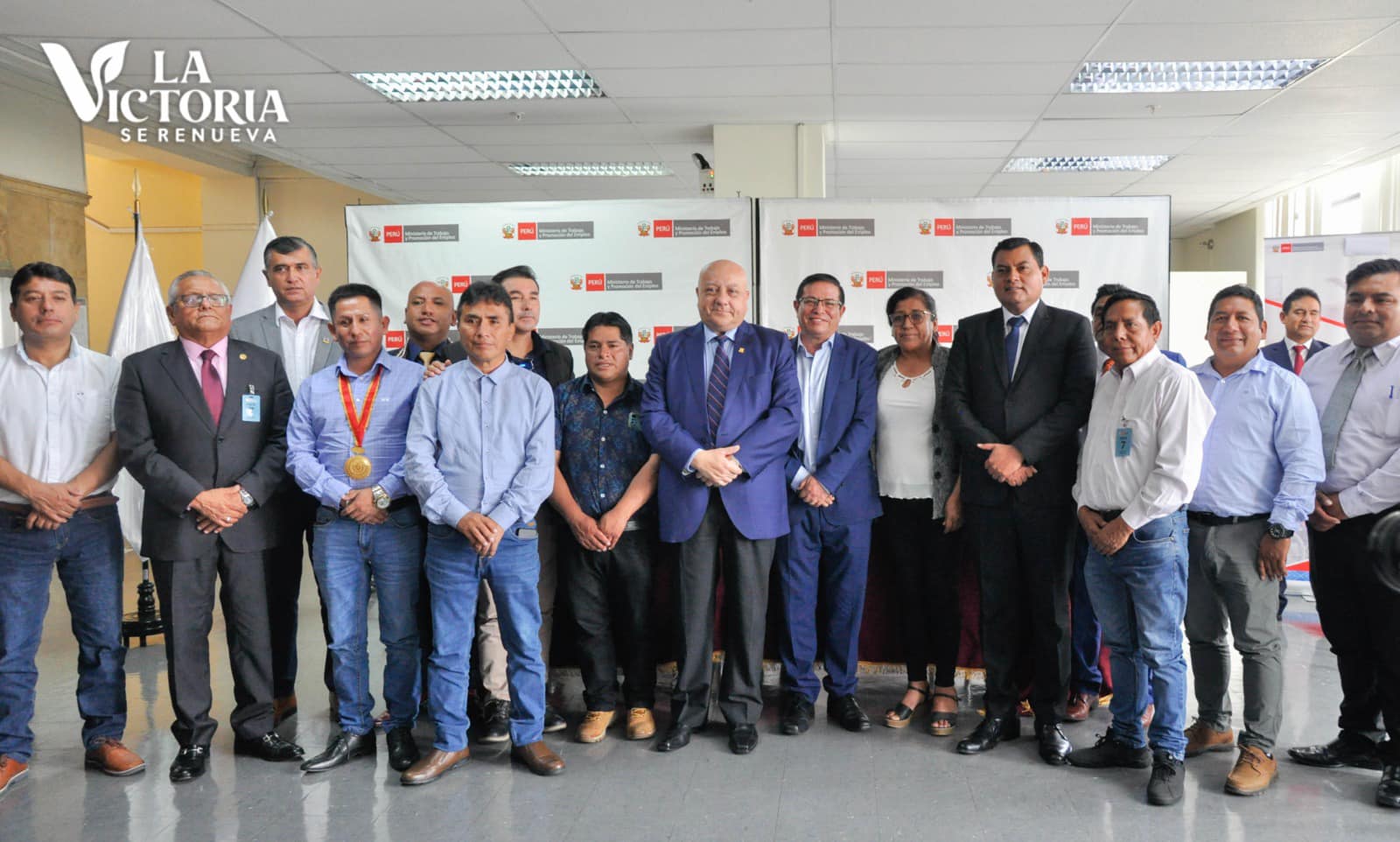 Firma convenio LURAWI PERU 4