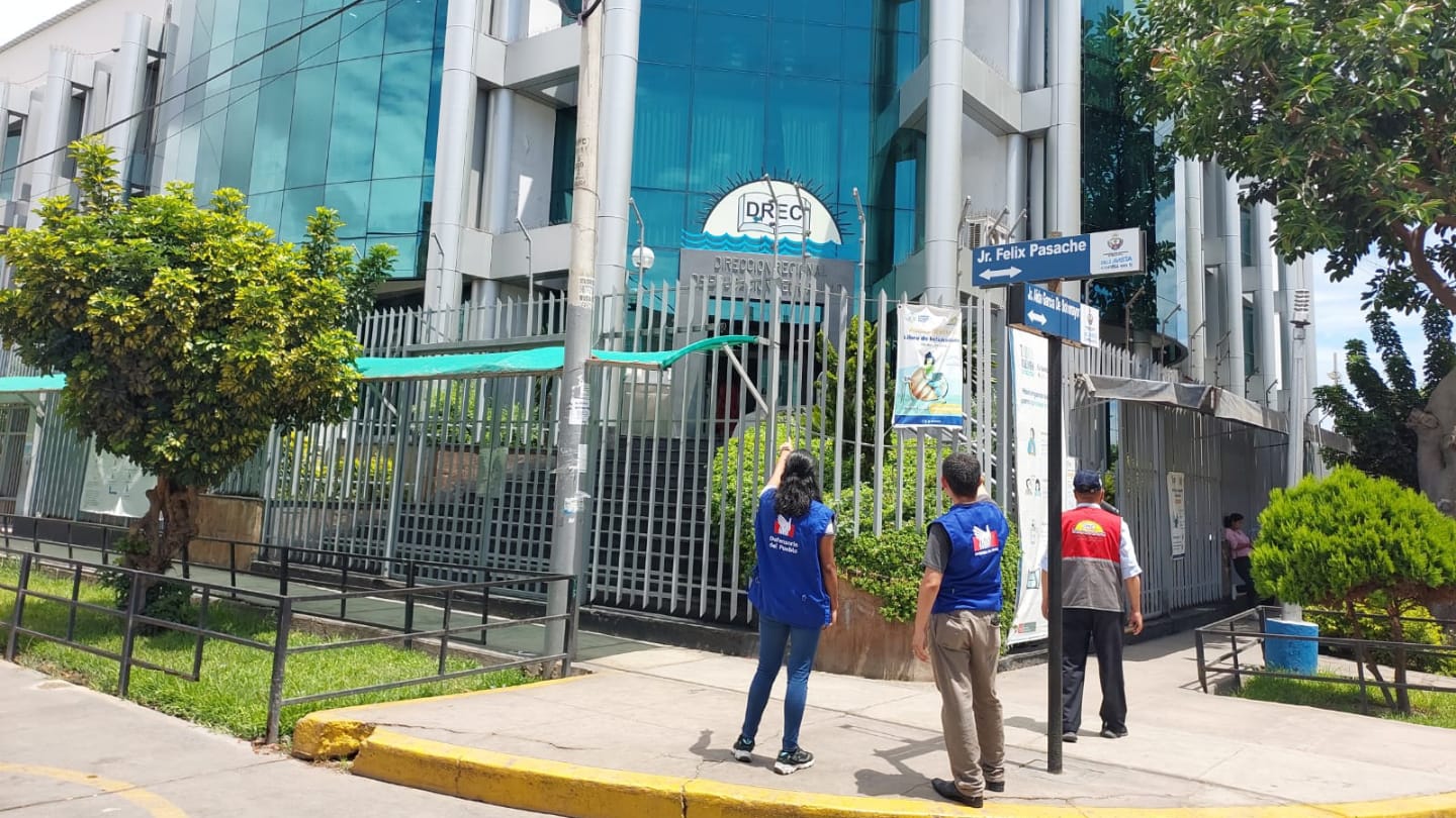 Comisionados supervisan dirección regional de educación