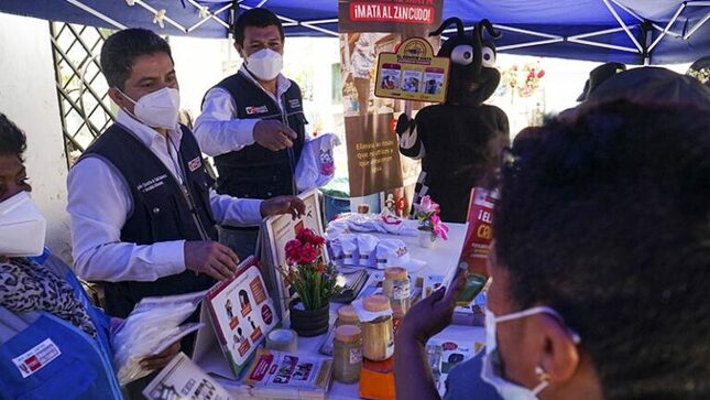 1 de Equipo de lucha contra el dengue sensibiliza a más de 2000 personas en cementerio Los Sauces