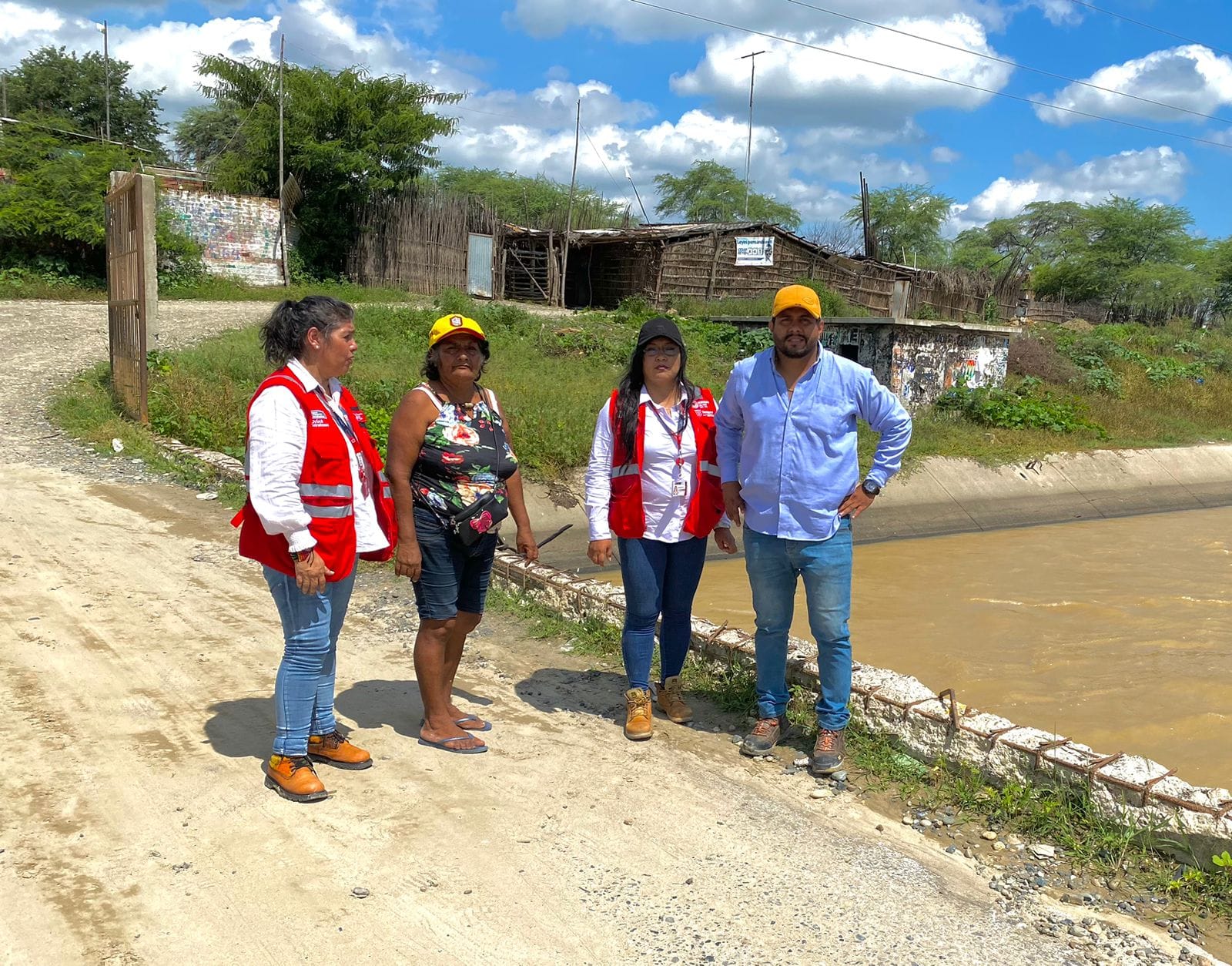 MUNICIPALIDAD DE SULLANA JUNTO A PROVÍAS DESCENTRALIZADO E INTERVENCIONES ESPECIALES REALIZARON VISITA DE INSPECCIÓN Y VISITA A CAMINOS VECINALES