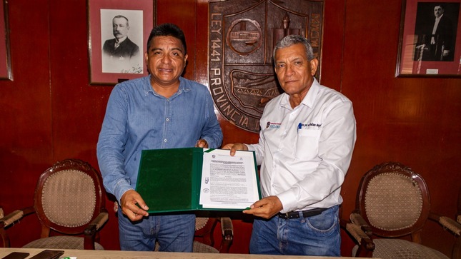 ALCALDE DE SULLANA Y ALCALDE DE QUERECOTILLO FIRMAN CONVENIO INTERINSTITUCIONAL DE DELEGACIÓN DE COMPETENCIAS Y FUNCIONES ESPECÍFICAS