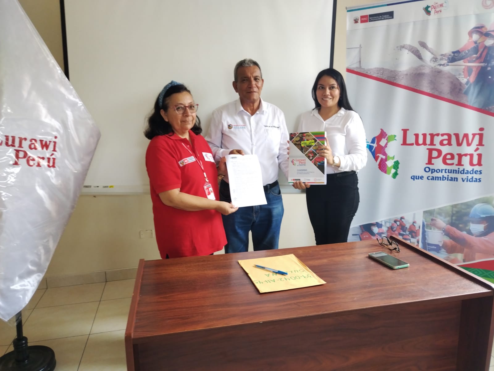 MUNICIPALIDAD DE SULLANA FIRMÓ UN CONVENIO CON EL PROGRAMA NACIONAL LURAWI PERÚ