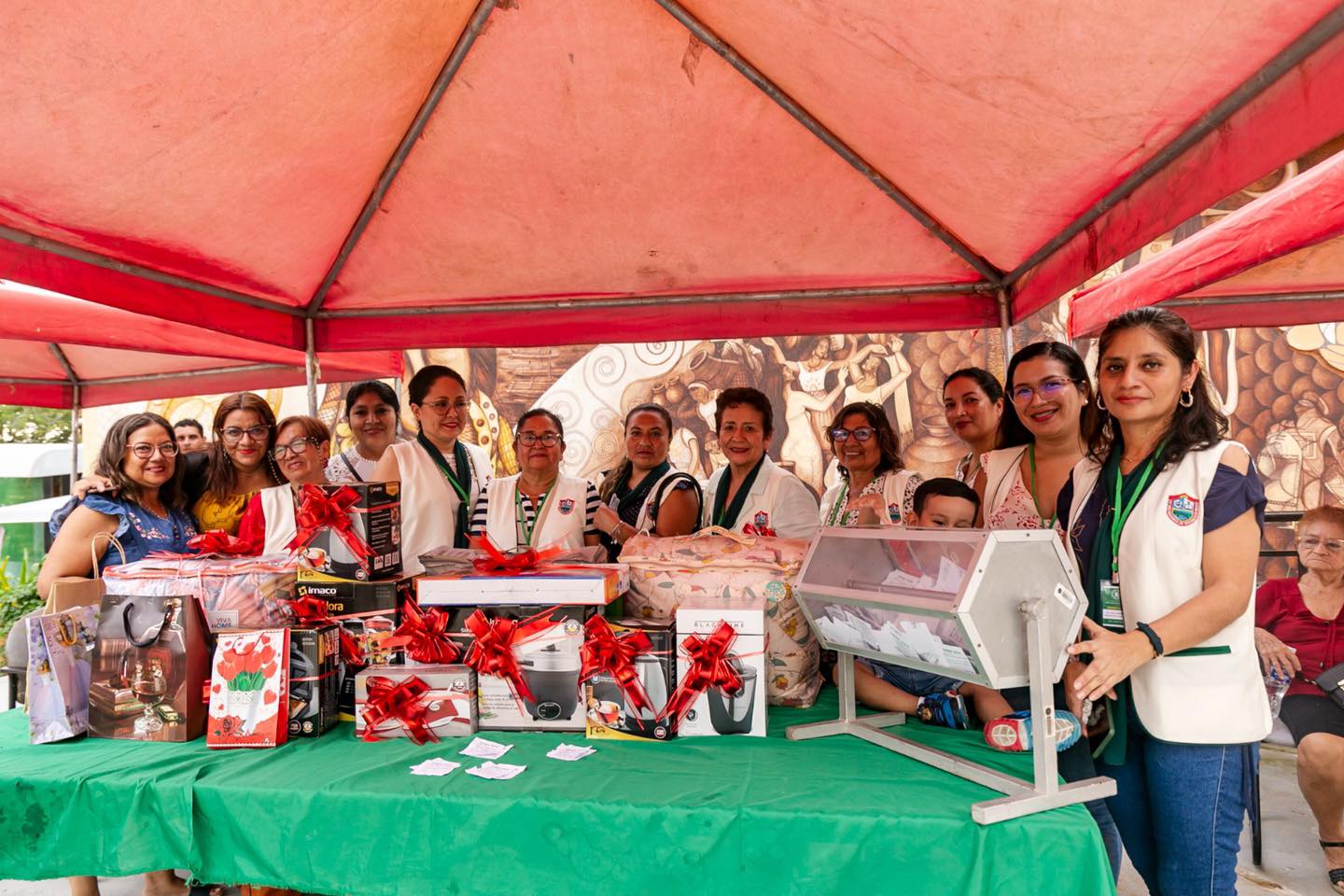 COMITÉ DE DAMAS MUNICIPAL CAPULLANAS EN ACCIÓNREALIZA GRAN RIFA PROFONDOS PARA AYUDA DE BIEN SOCIAL