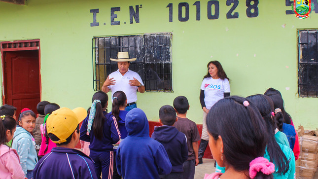 Apoyo de la ONG SOS (Menores Vulnerables) para los niños de las comunidades de San Miguel de Pangoray, Las Ánimas y Ajipampa