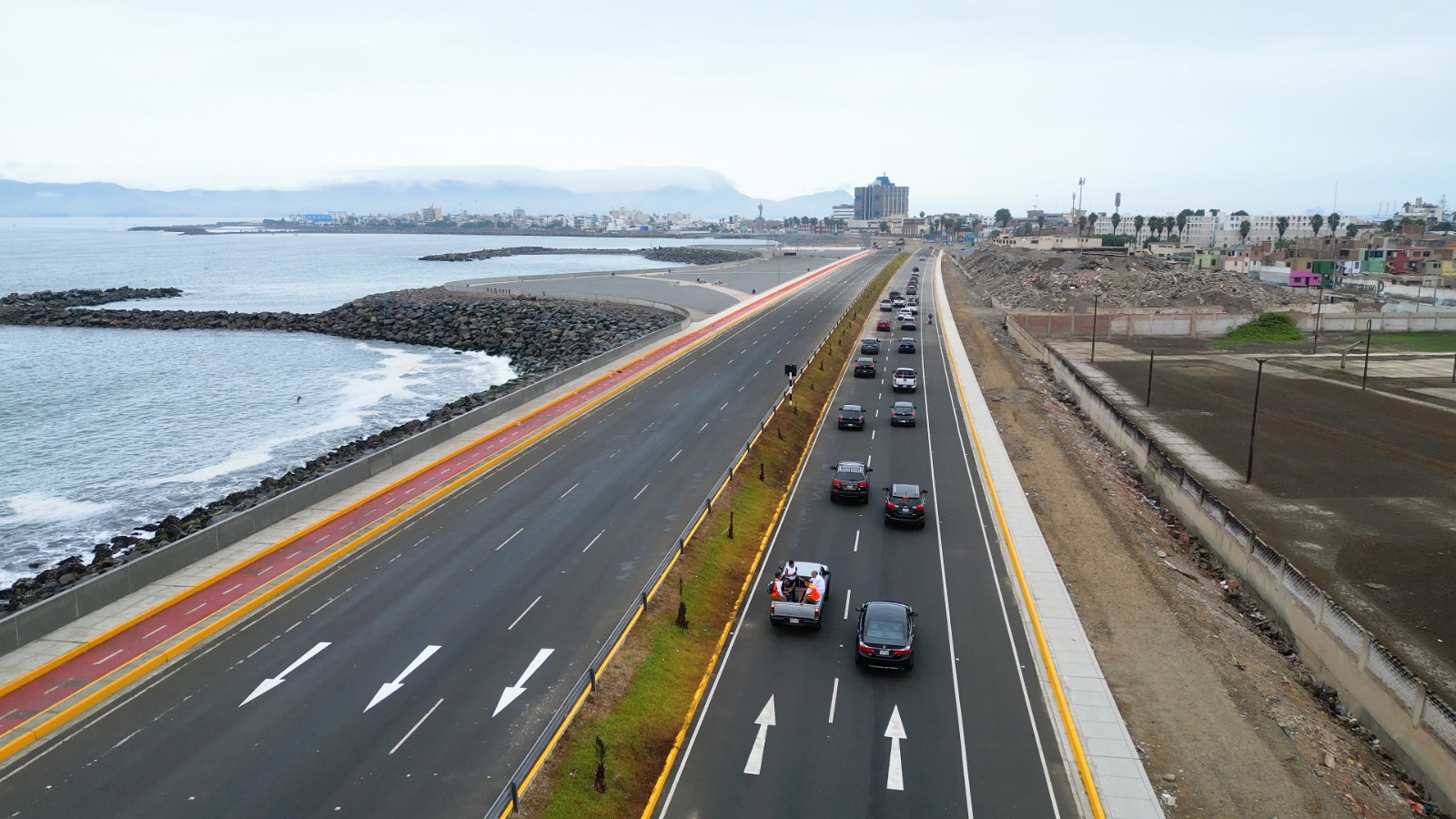 Recogen 612 toneladas de basura y desmonte en un sector de la Costa Verde Callao