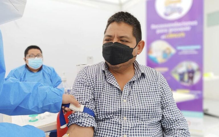 1 de  Lima Centro refuerza atenciones en centros de salud brindando tamizajes de cáncer de mama, cuello uterino, próstata, colón y piel