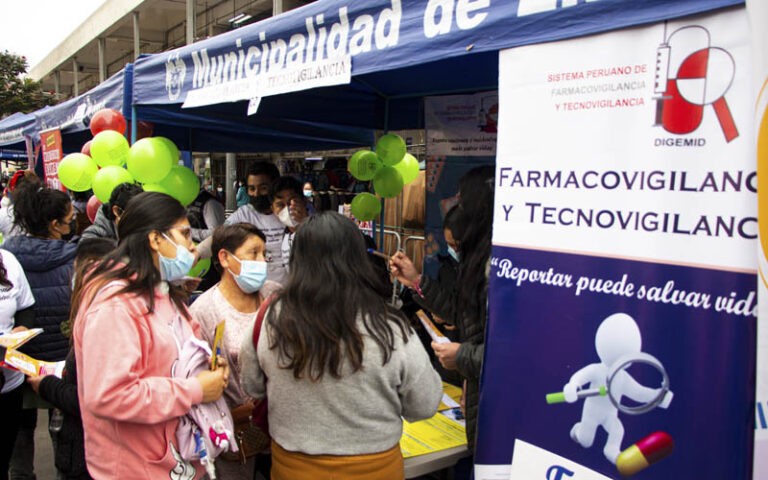 3 de Diris Lima Centro realiza campaña nacional de “Farmacovigilancia y Tecnovigilancia”