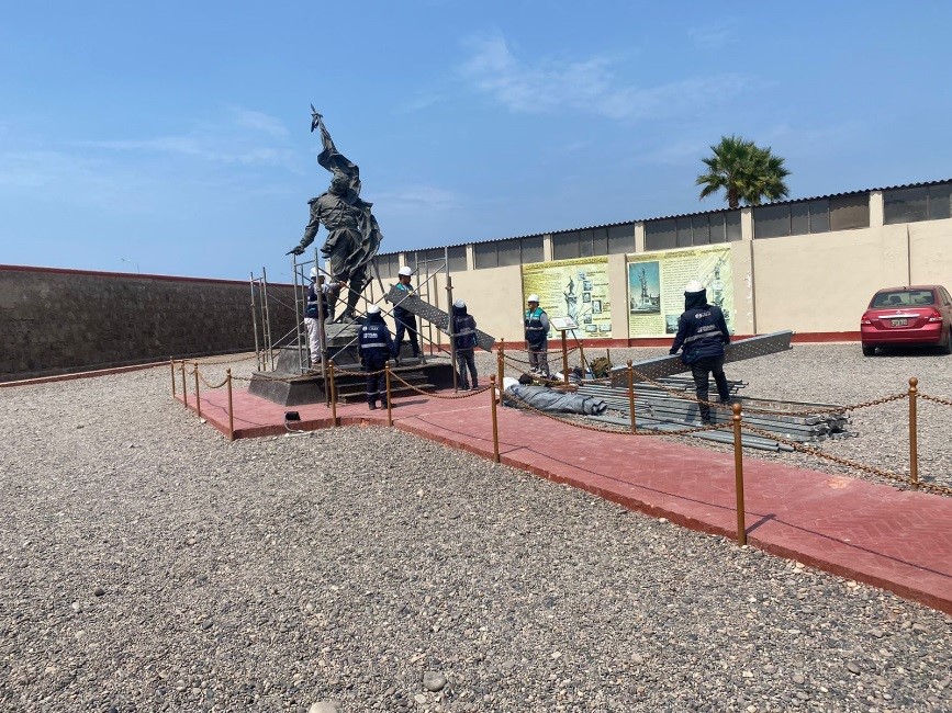 La Dirección de Museos del Ejército y la Municipalidad de Lima unieron esfuerzos para realizar trabajos de restauración y mantenimiento del primer monumento del Coronel Francisco Bolognesi.