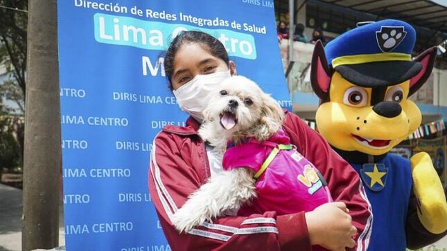 1 de  Estudiantes realizan murales de concientización sobre la rabia canina en San Juan de Lurigancho