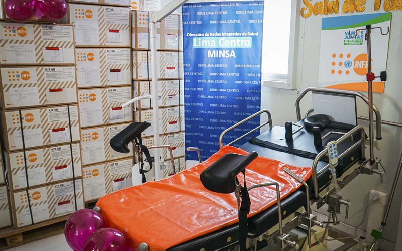 1 de  Diris Lima Centro recibe equipos por parte de UNFPA Perú para atención de emergencias obstétricas