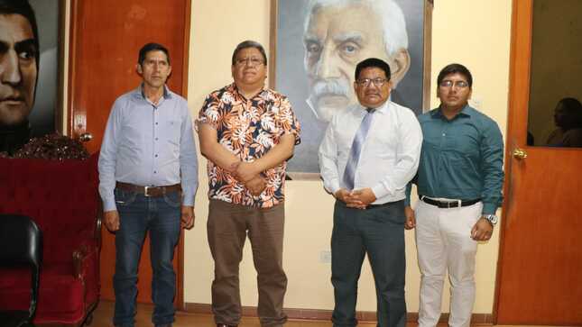 CONGRESISTA JORGE LUIS FLORES ANCACHI VISITA HUAURA Y SOSTIENE REUNIÓN CON ALCALDE LIC. JUAN REAÑO ANTÚNEZ