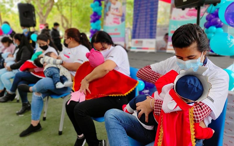 2 de Diris Lima Centro premió a bebés mamoncitos por Semana de la Lactancia Materna