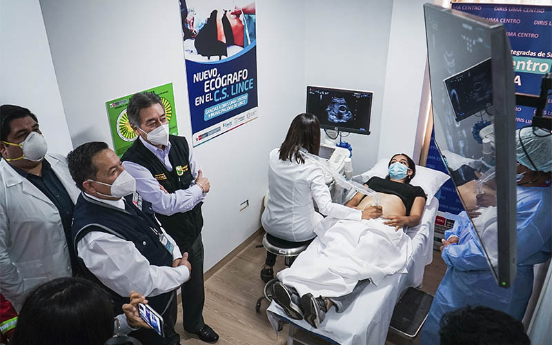 3 de Diris Lima Centro presenta nuevo y moderno equipo ecógrafo en beneficio de gestantes de Lince