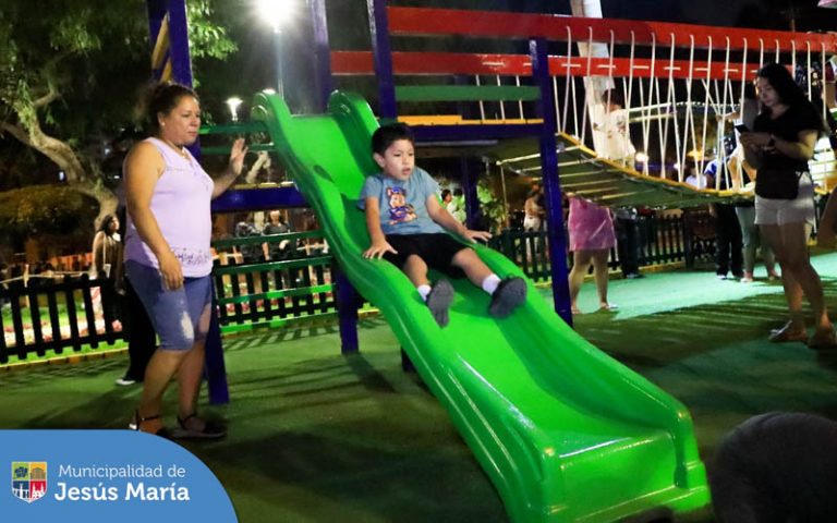 Mejoramiento de las áreas verdes e instalación de gras.
💡 Renovación del sistema de iluminación.
🌱 Instalación de riego tecnificado.
🌵 Creación del cactario y mantenimiento de la pérgola.
🎠 Mantenimiento de los juegos infantiles y ¡mucho más!