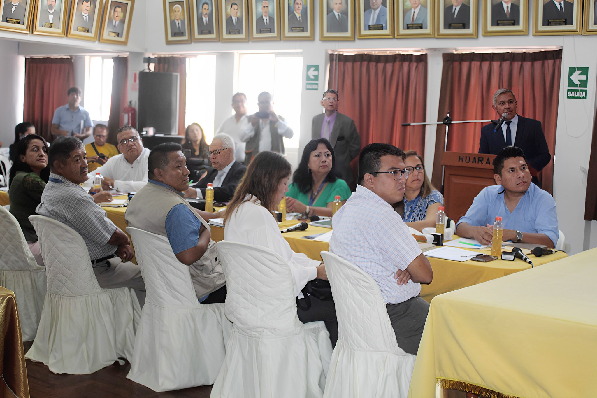 Alcalde presentó informe de los 100 días de gestión en sesión extraordinaria de concejo