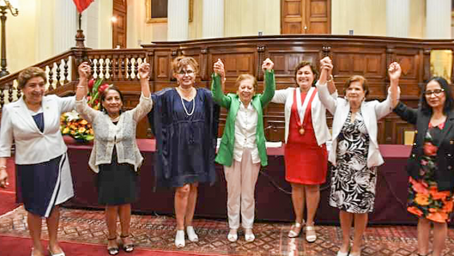 Archivo.jpg Congreso de la República otorga importante reconocimiento a rectoras de universidades públicas.