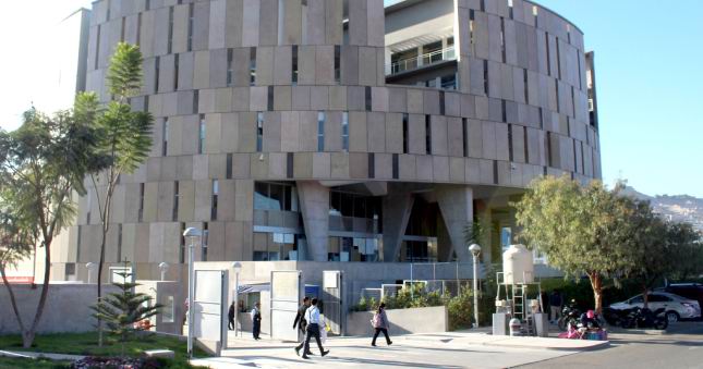 Contraloría advierte irregular reducción de la jornada laboral en el Gobierno Regional de Moquegua