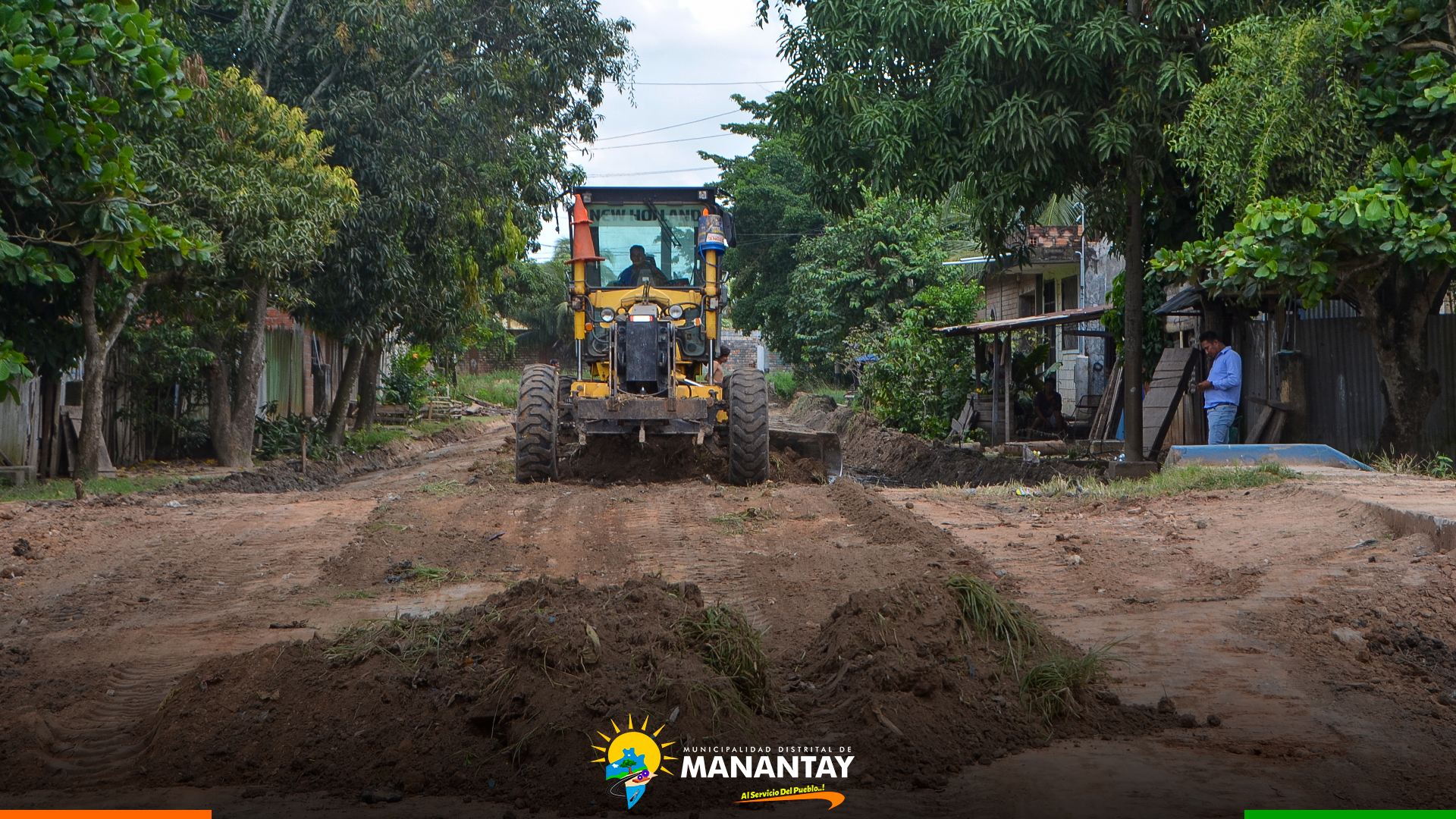 Municipalidad De Manantay realizan mantenimiento del jirón los pinos