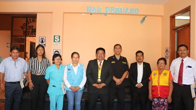 COMISARIO DE HUAURA Y ARTICULADORA DEL PROGRAMA BARRIO SEGURO JURAMENTAN COMO INTEGRANTES DEL CODISEC HUAURA 