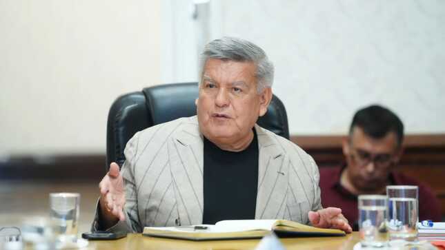Acuña: Obras del gobierno regional deben terminar en los plazos definidos