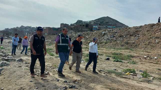 GORE La Libertad y entidades técnicas inspeccionan en campo puntos críticos para establecer la adecuada ruta del agua