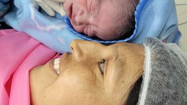 Madre rescatada por el GORE en Celavín da a luz a un niño sano en Ascope