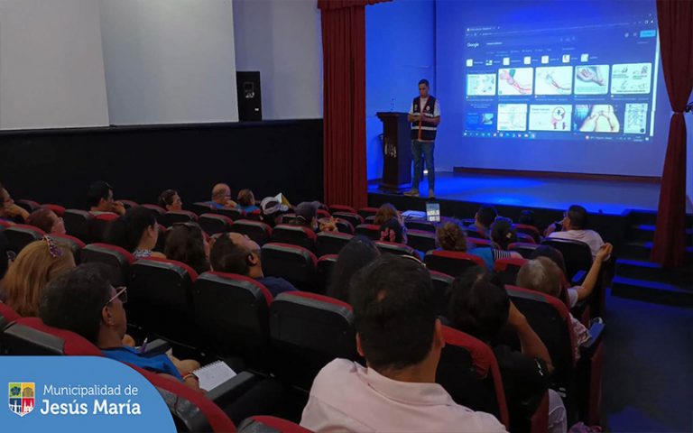 🤗 Con gran éxito se realizó nuestro primer taller de 🤍 Primeros Auxilios. Los participantes aprendieron las principales técnicas y herramientas que se deben emplear en situaciones de emergencia 🆘.