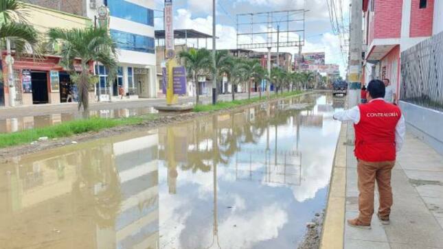 Suspensión de obra de colector Bolívar y lluvias dejaron intransitable tramo de la Av. Tumbes