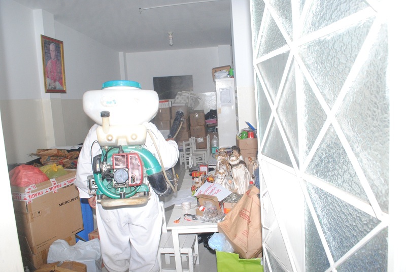 La fumigación beneficiará a toda la comunidad educativa.