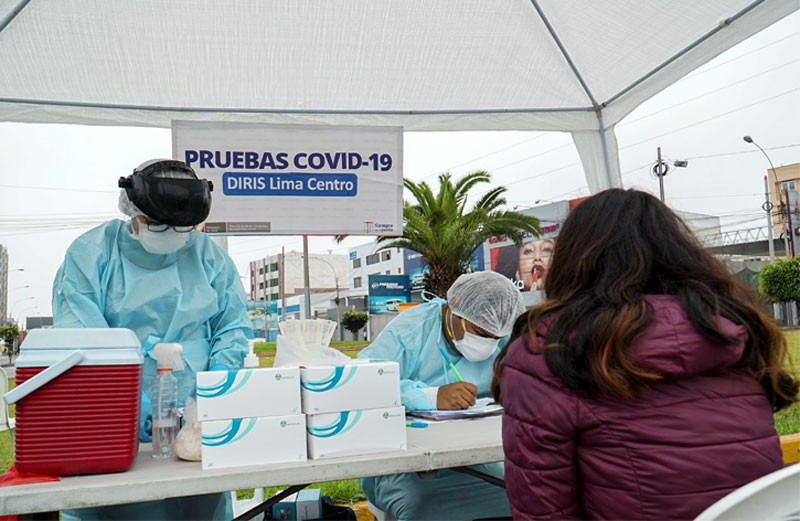 1 de Diris Lima Centro instaló punto de vacunación contra la COVID-19 en San Miguel para conductores de movilidades escolares
