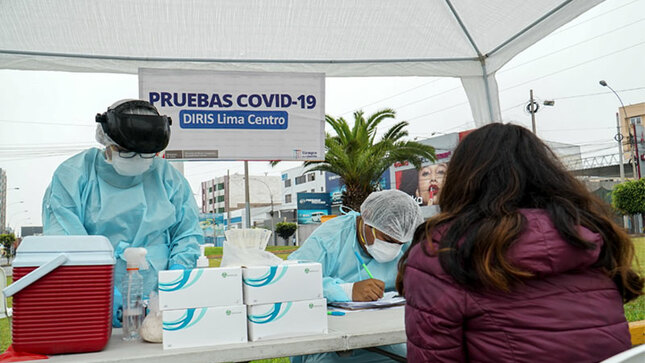 1 de Diris Lima Centro instaló punto de vacunación contra la COVID-19 en San Miguel para conductores de movilidades escolares