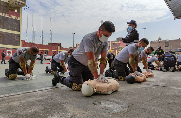 1 de División de Emergencia Radio Patrulla de la PNP recibe capacitación en primeros auxilios