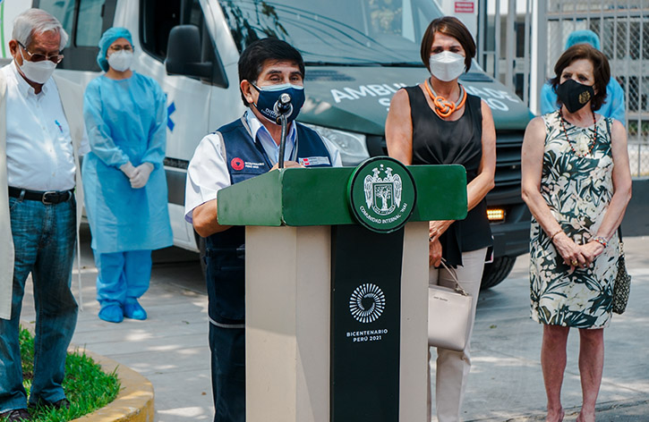1 de Director de DIRIS Centro participa en entrega de dos nuevas ambulancias en San Isidro