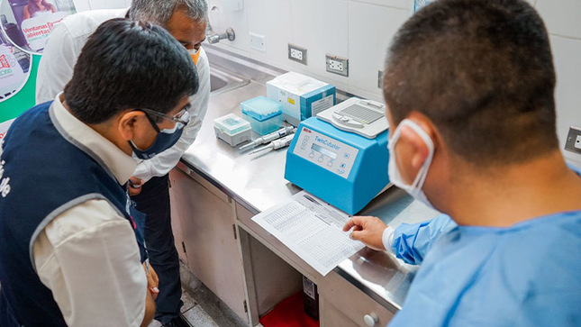1 de  ‘Socios en Salud’ donó moderno equipo que permitirá mejorar las atenciones de control de la tuberculosis en Lima Centro