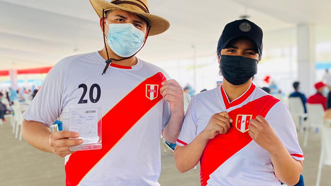 1 de  Diris Lima Centro y barras organizadas de la selección peruana se suman al Vacunazo 2022