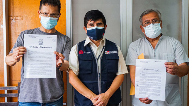 1 de DIRIS Lima Centro reconoció los servicios prestados del Dr. Gonzalo Calderón al frente del C.S. Villa María del Perpetuo Socorro