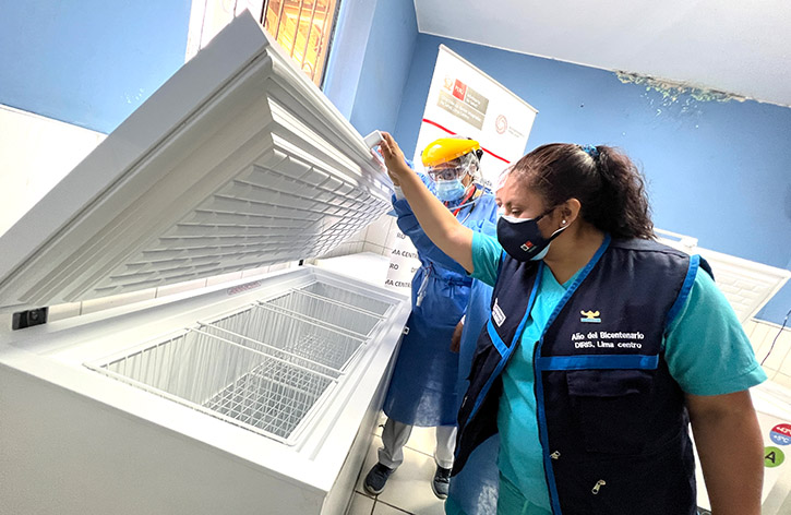 4 de Diris Lima Centro entrega equipos para fortalecer cadena de frío en establecimientos de salud y hospitales de la jurisdicción