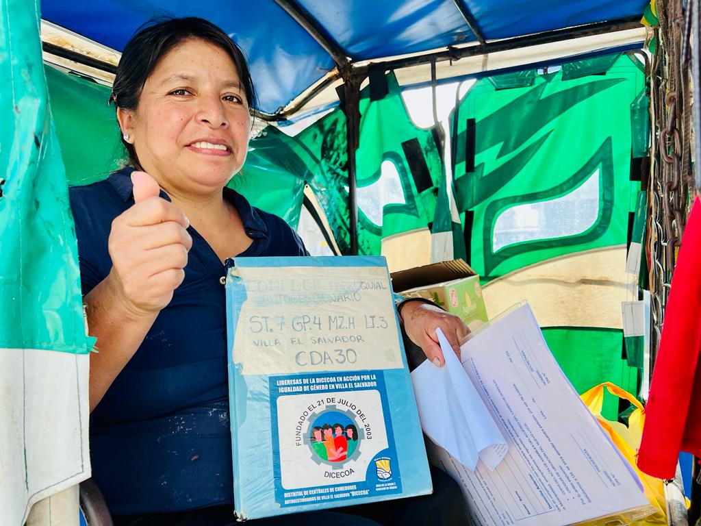 Entrega de víveres de primera necesidad a los comedores populares del distrito